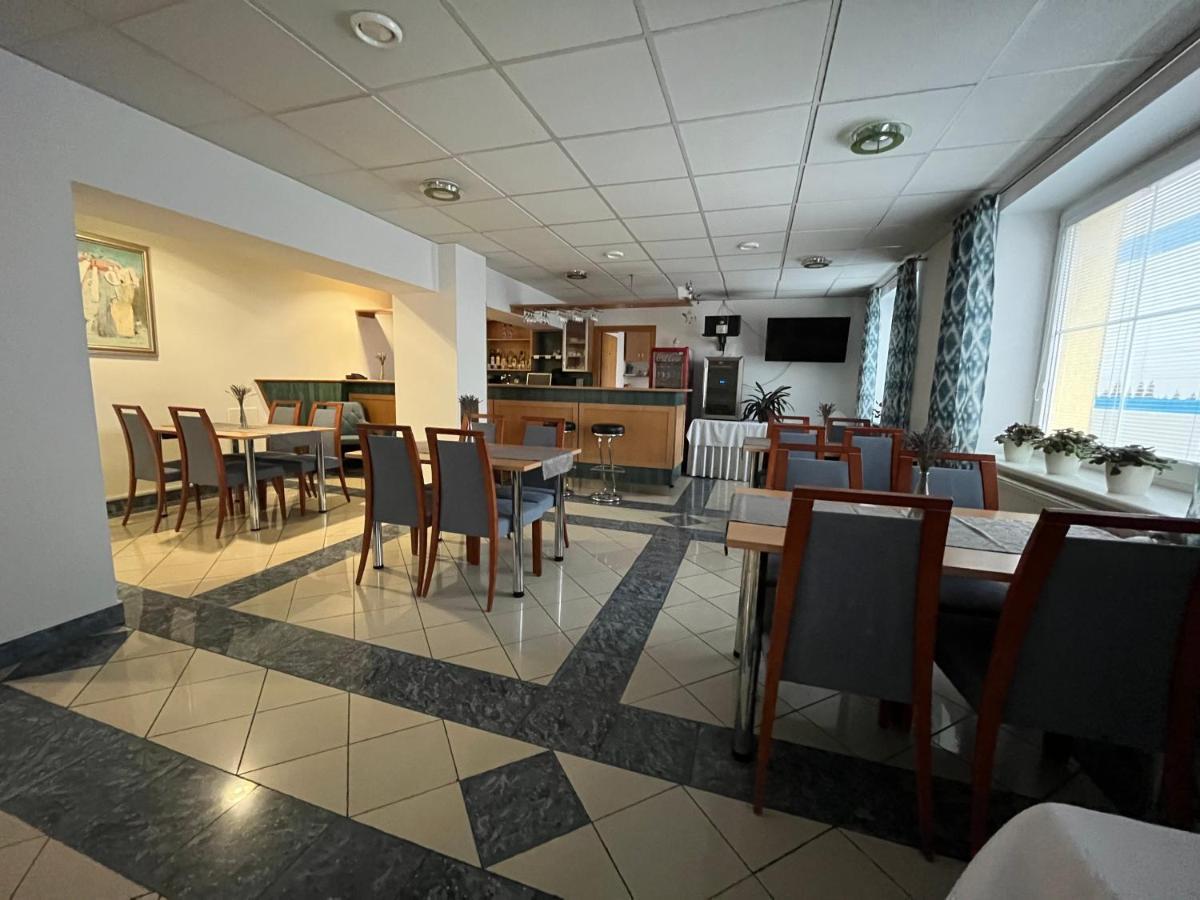 Garni G Hotel Žilina Esterno foto