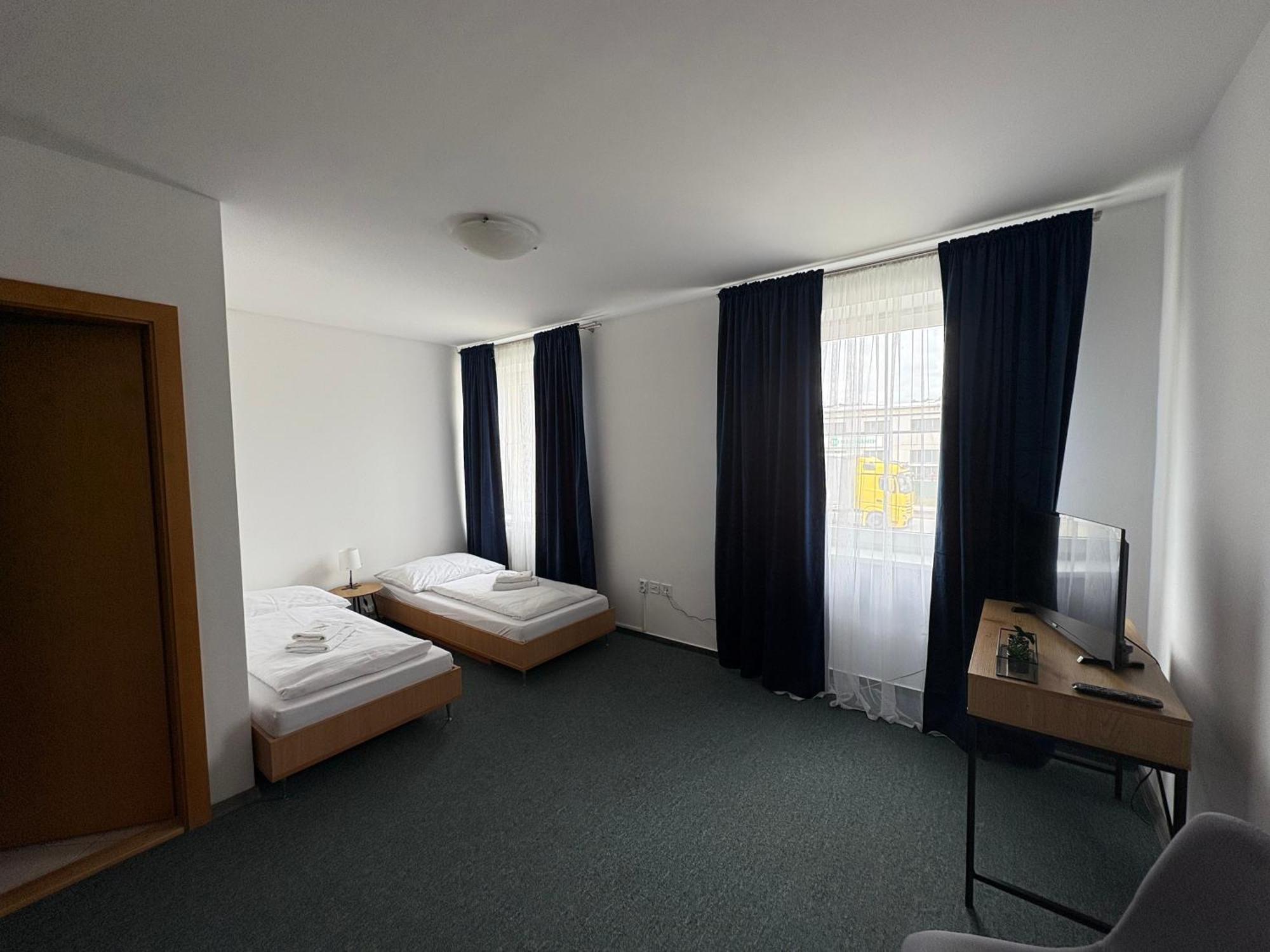 Garni G Hotel Žilina Esterno foto